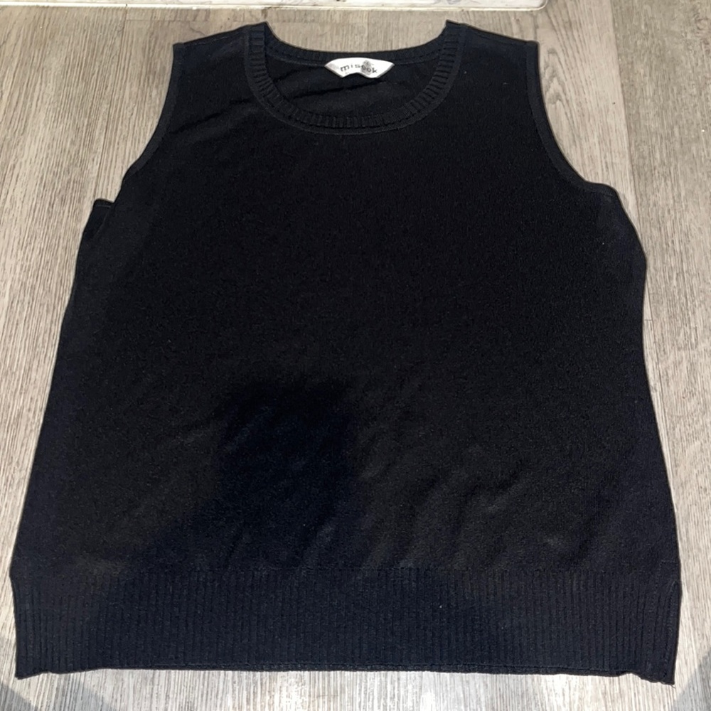 Like new exclusively Misook blouse